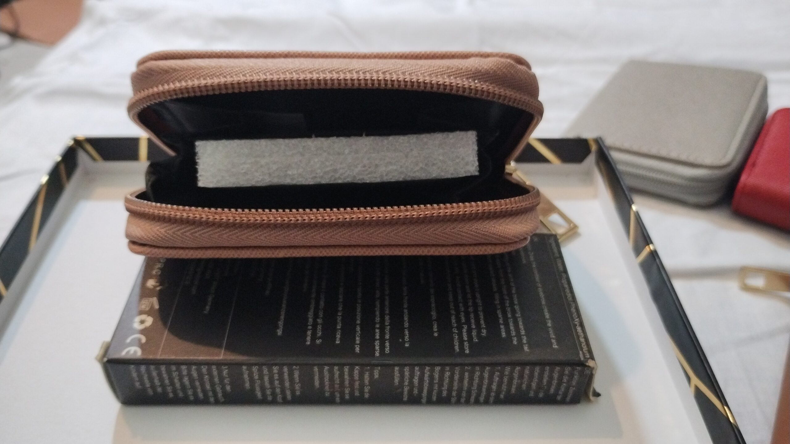 Portefeuille chic similicuir unicolore – Image 21