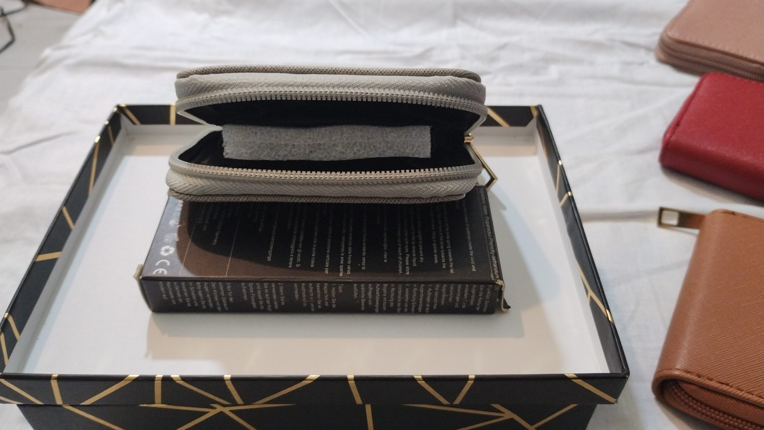 Portefeuille chic similicuir unicolore – Image 18