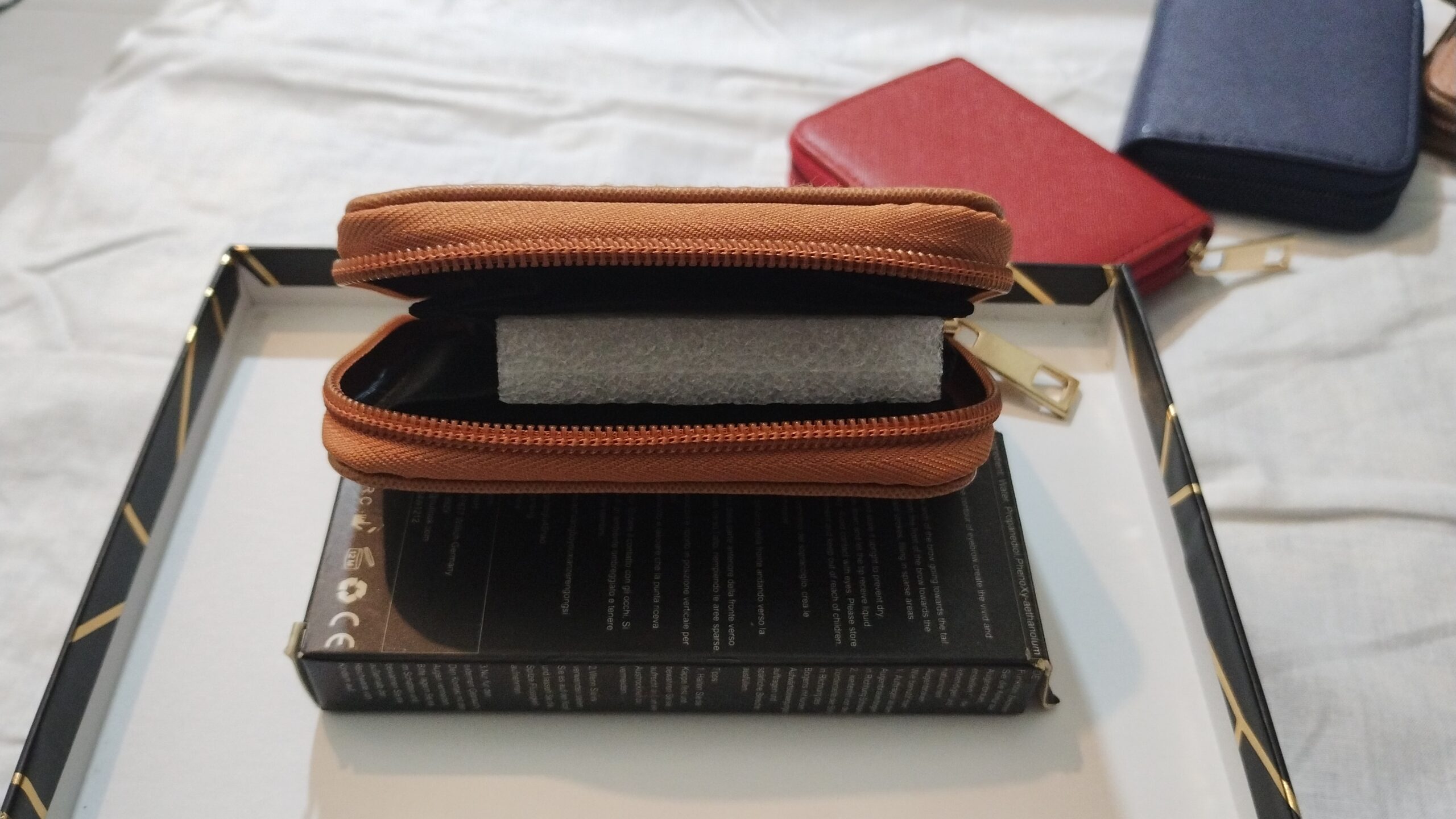 Portefeuille chic similicuir unicolore – Image 15