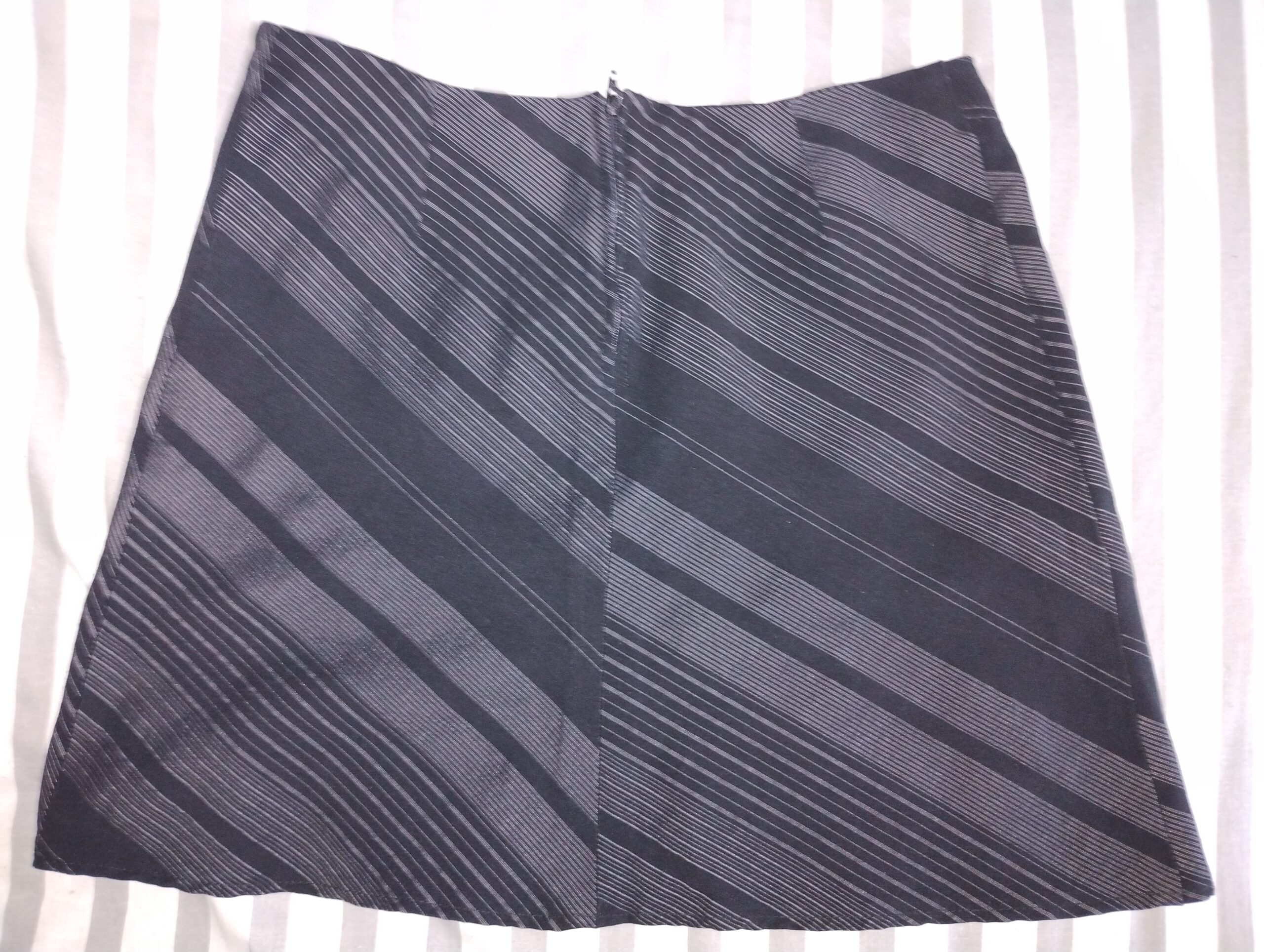 Mini Jupe À Rayures Diagonales T36 – Image 6