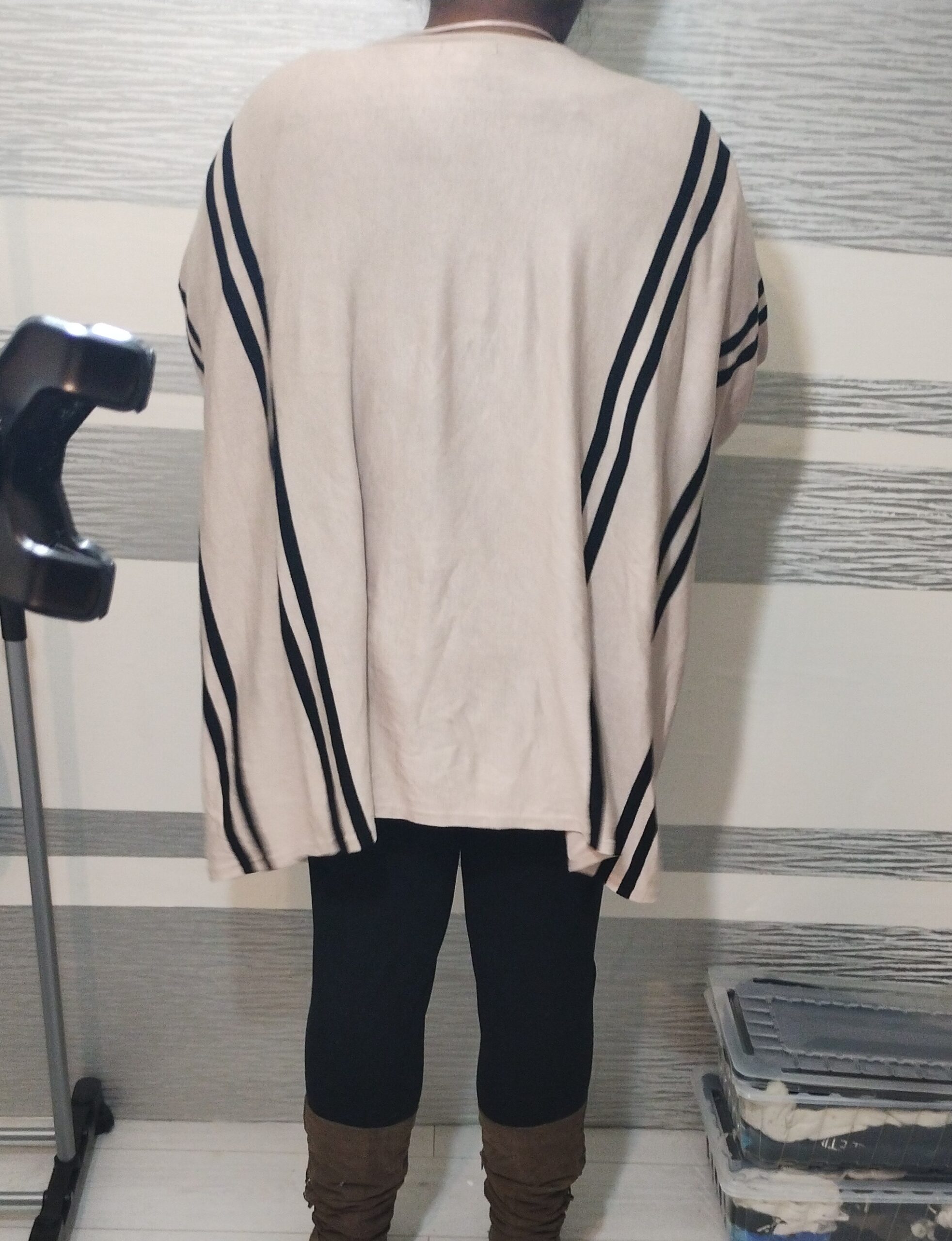 Poncho Chic H&M beige avec rayures noires T50 – Image 6