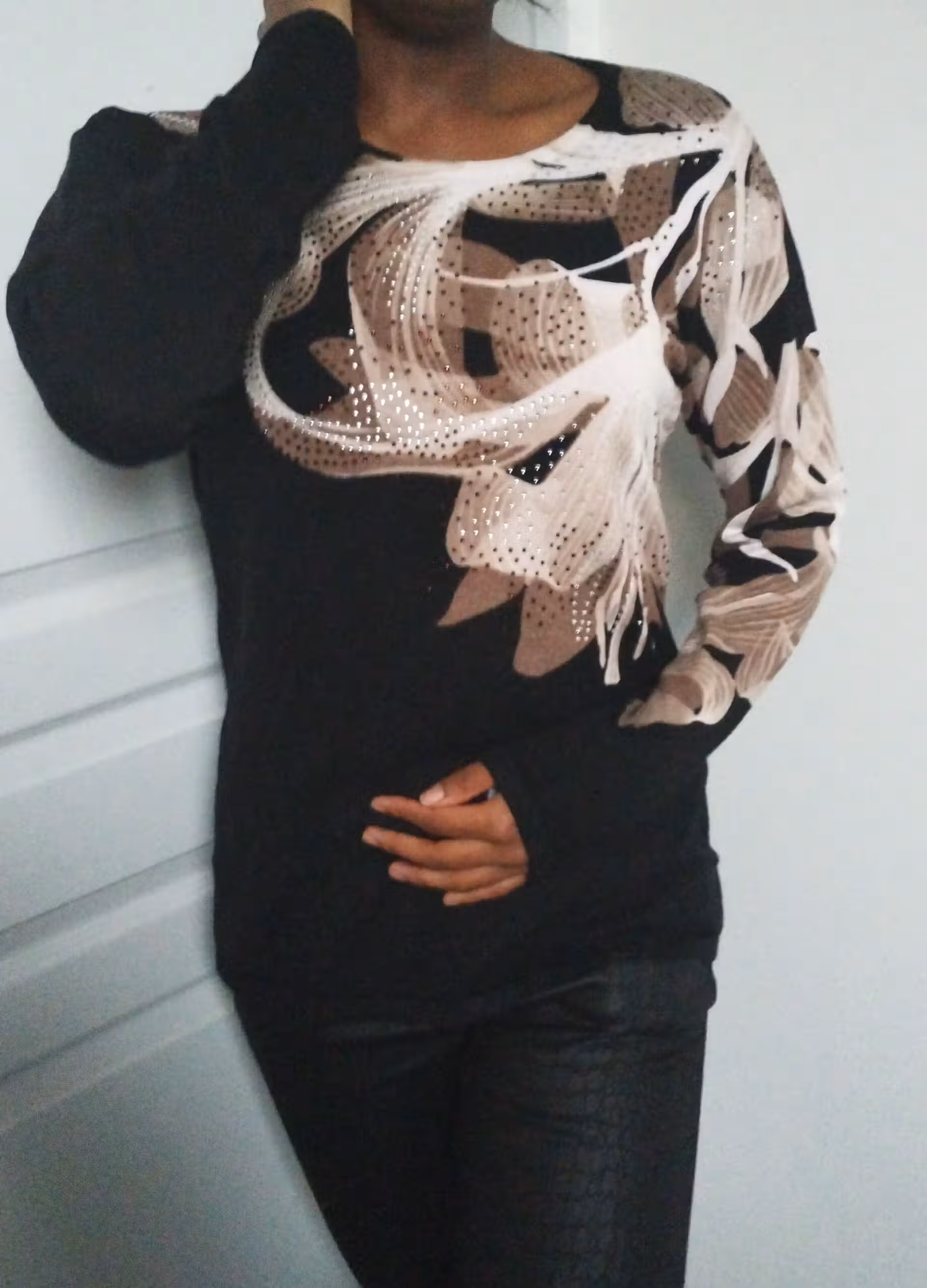 Pull noir imprimé artistique