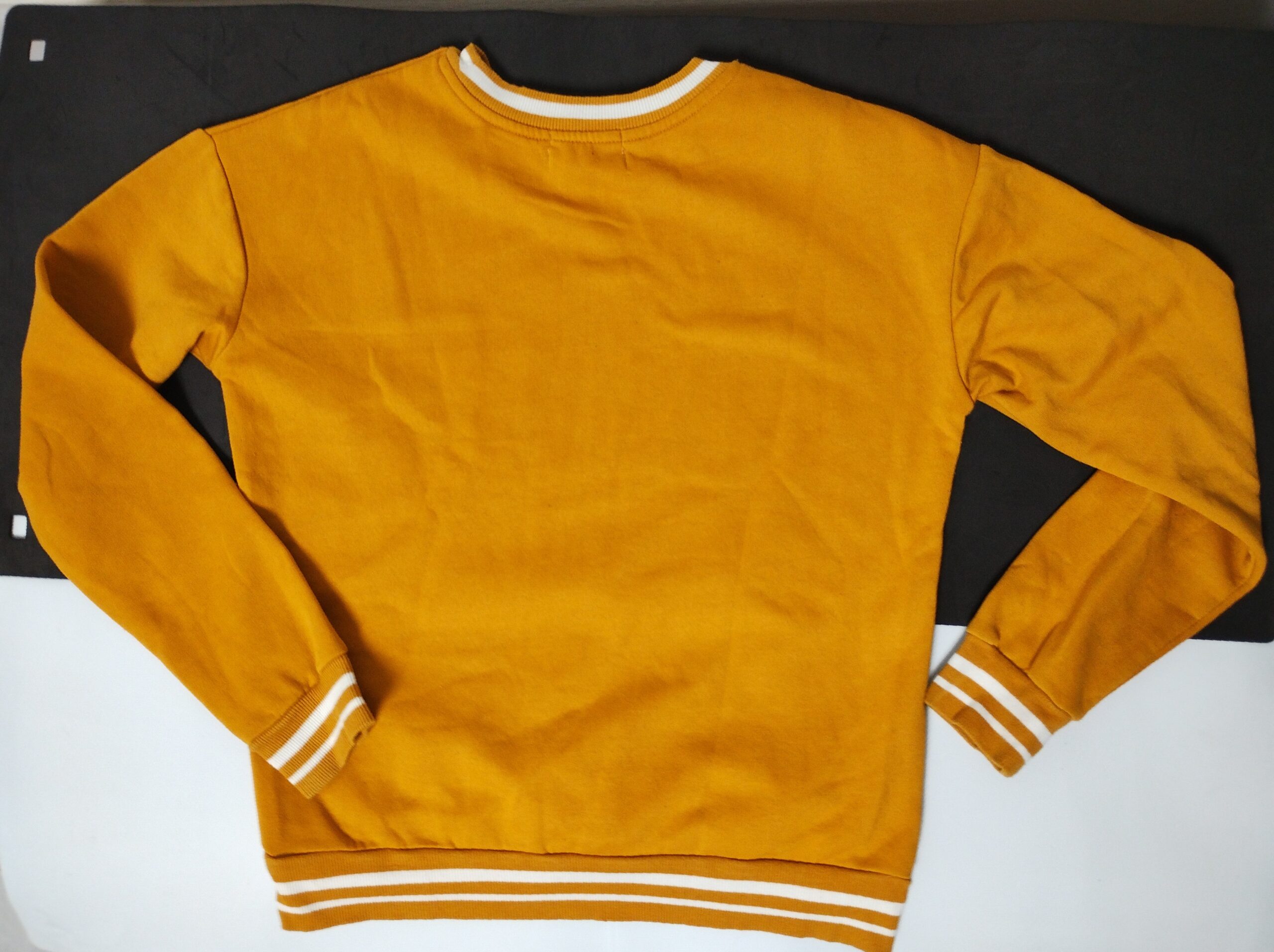 Sweat Jennyfer Jaune Avec Écritures Taille S – Image 2