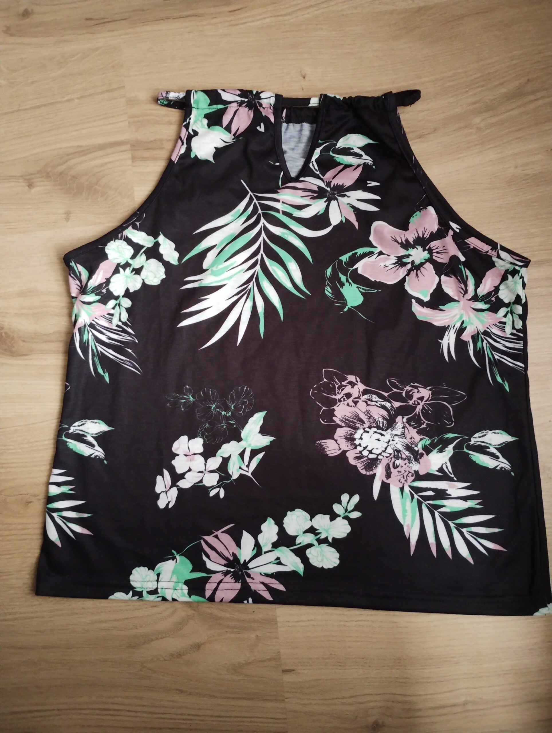 Top Sans Manches Noir À Fleurs T40 – Image 4