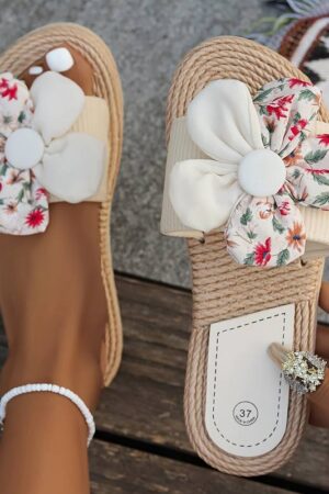 Sandales plates fleur blanc paille tressée