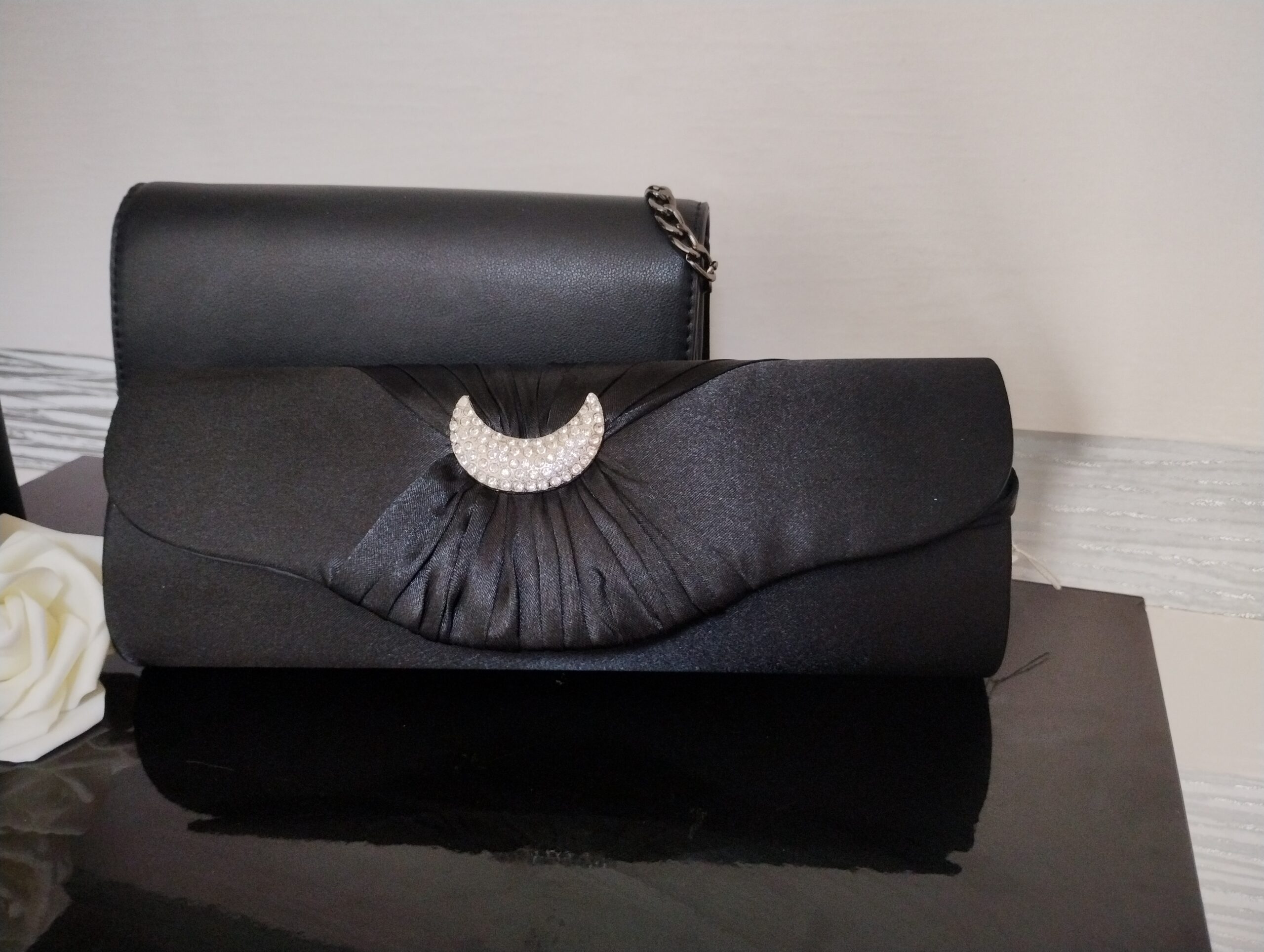 Sac pochette de soirée glamour noir