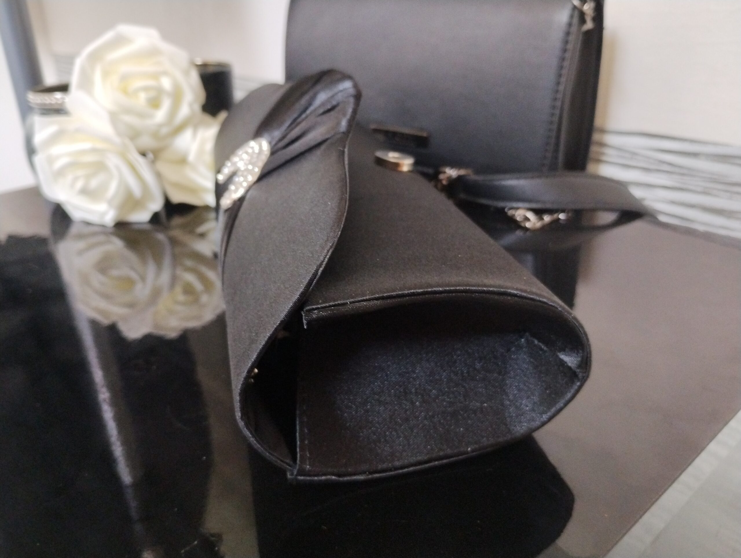 Sac pochette de soirée glamour noir – Image 3