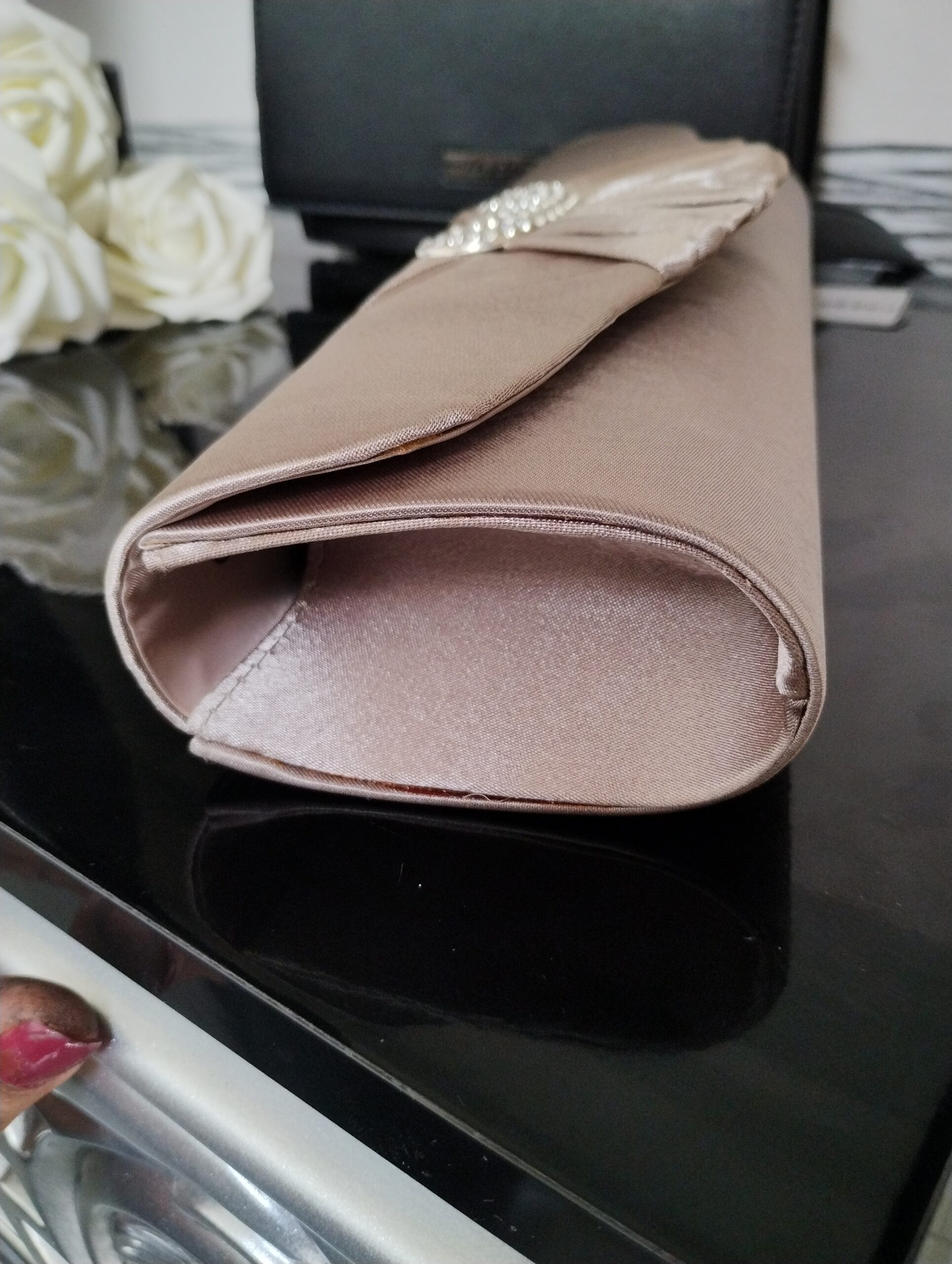 Sac pochette de soirée glamour beige – Image 2