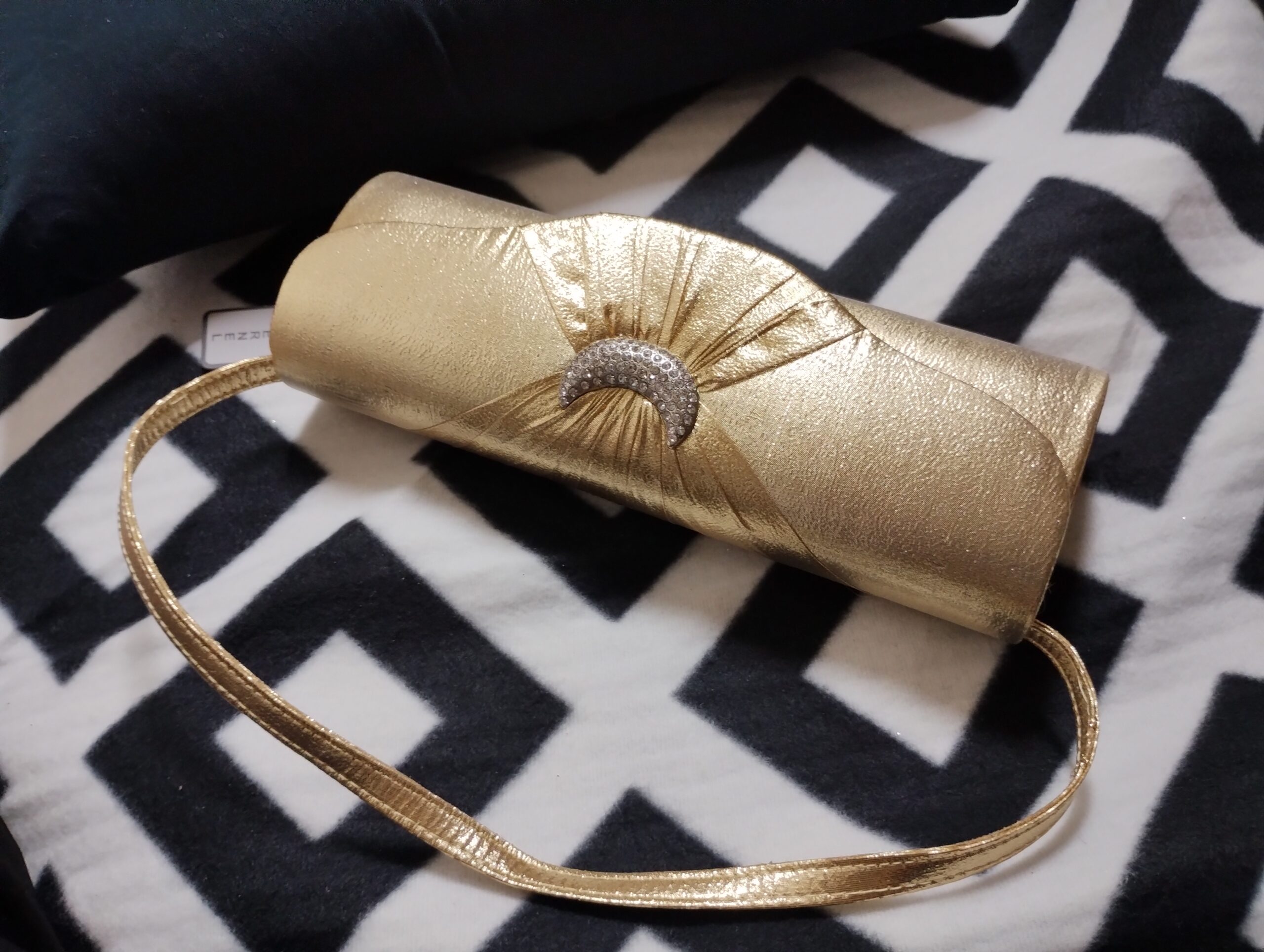 Sac pochette de soirée glamour doré