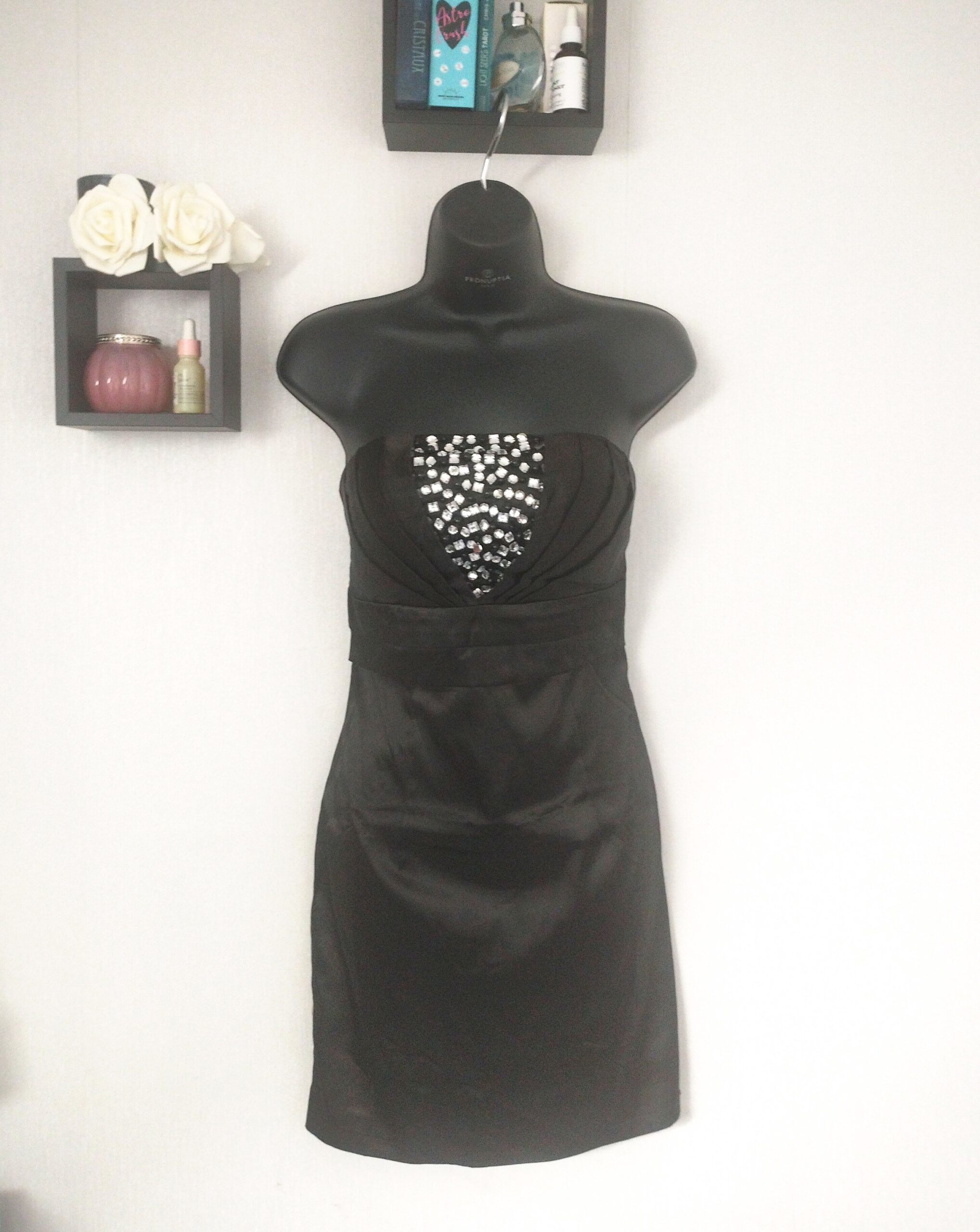 Robe Satin Courte Strass – Image 4