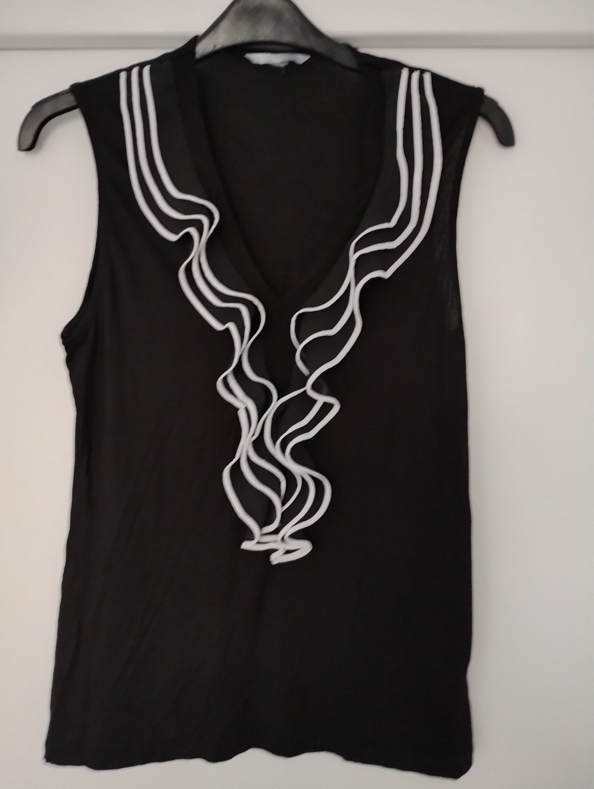 Top noir collerette à volants T40 – Image 2