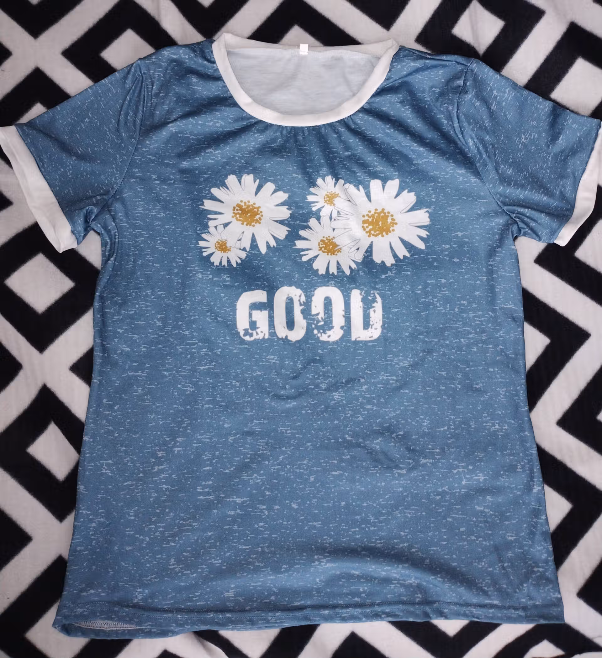 T-Shirt Goodvibe Bleu Clair Avec Marguerites Taille XL